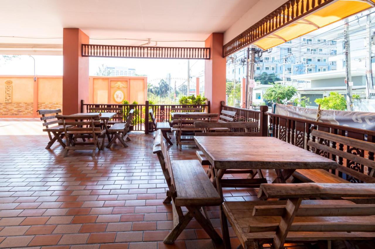 Hotel Reddoorz Navin Mansion 3 Pattaya Exterior foto